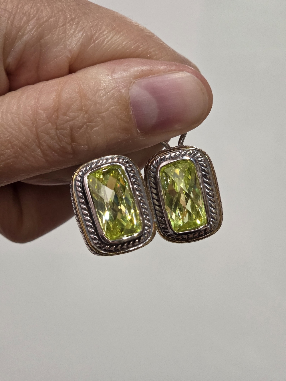 David Yurman Style Silver Earrings with Lime-Green Faceted Stones